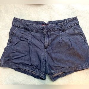 Elle low rise blue jean shorts comfy